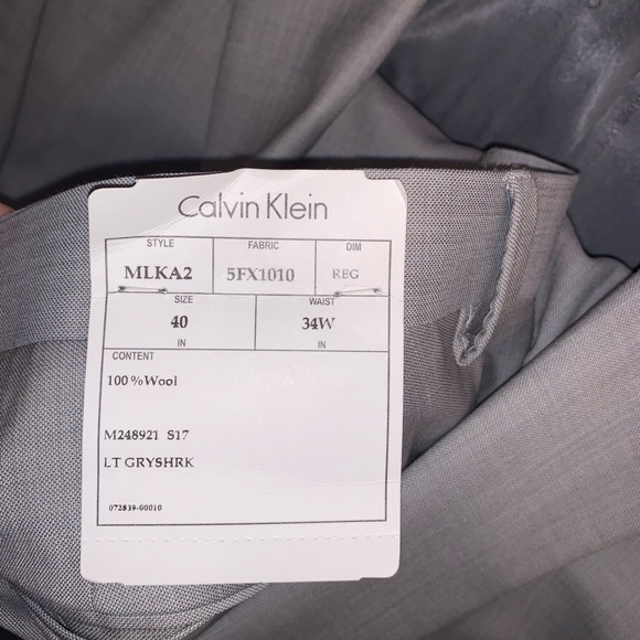 100% Wool Calvin Klein Suit (Jacket & Pants) - Picture 4 of 4